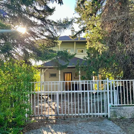 House Nyaraló *
