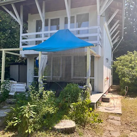 House Nyaraló